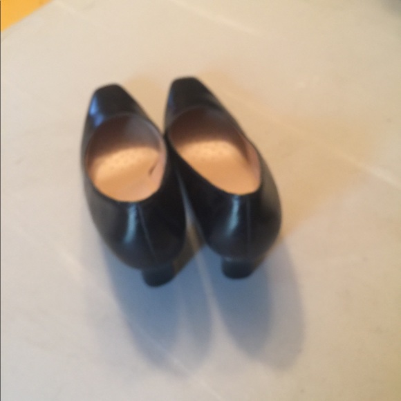 Shoes - Picture 6 of 6